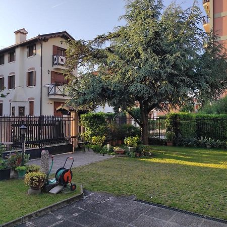 Апартаменти Casa Al Mare Lido di Venezia Екстер'єр фото