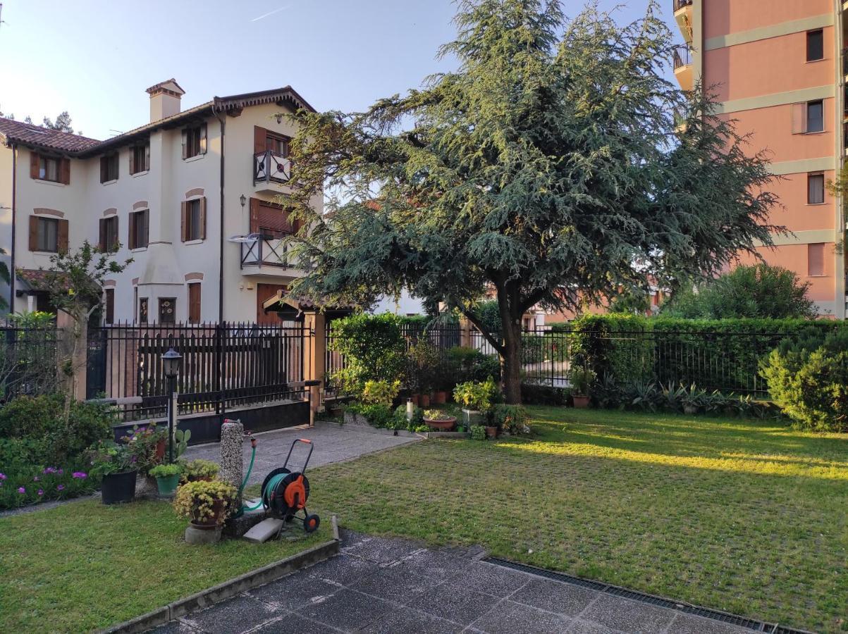 Апартаменти Casa Al Mare Lido di Venezia Екстер'єр фото